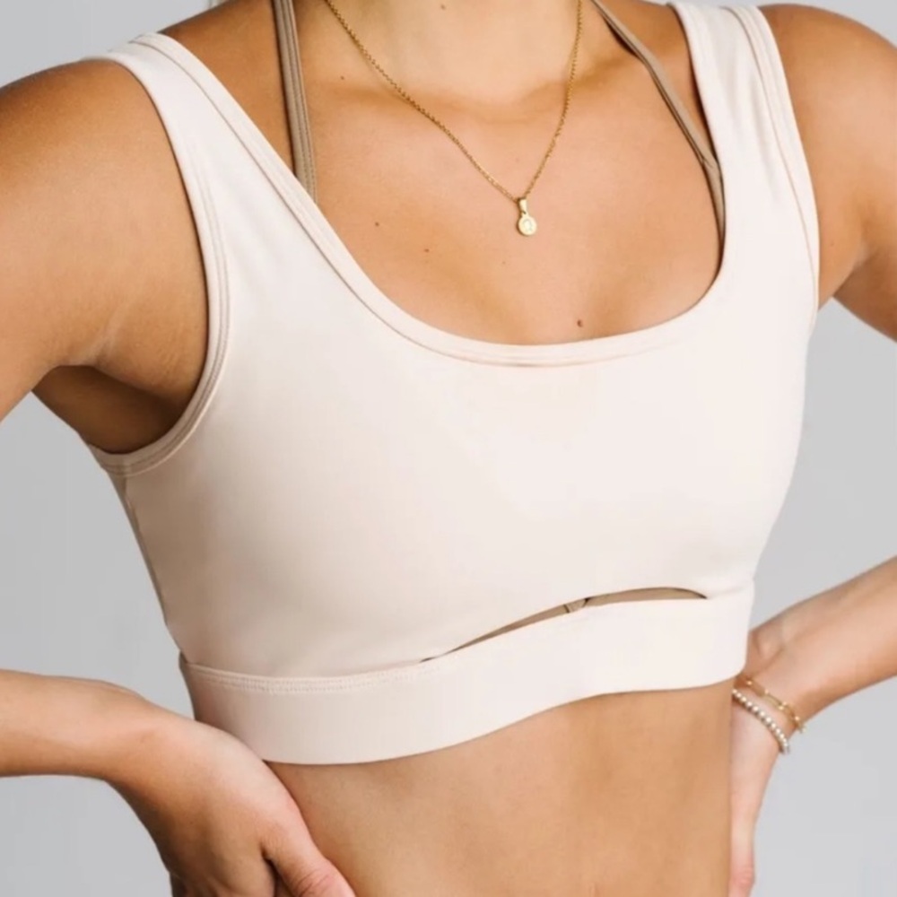 ZYIA Cocoa and Cream Streamline Sports Bra